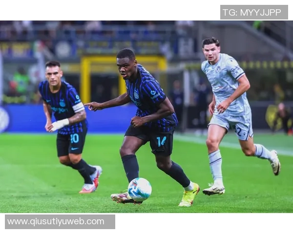 国米官方宣布博尼左膝轻微扭伤下周将进行进一步评估